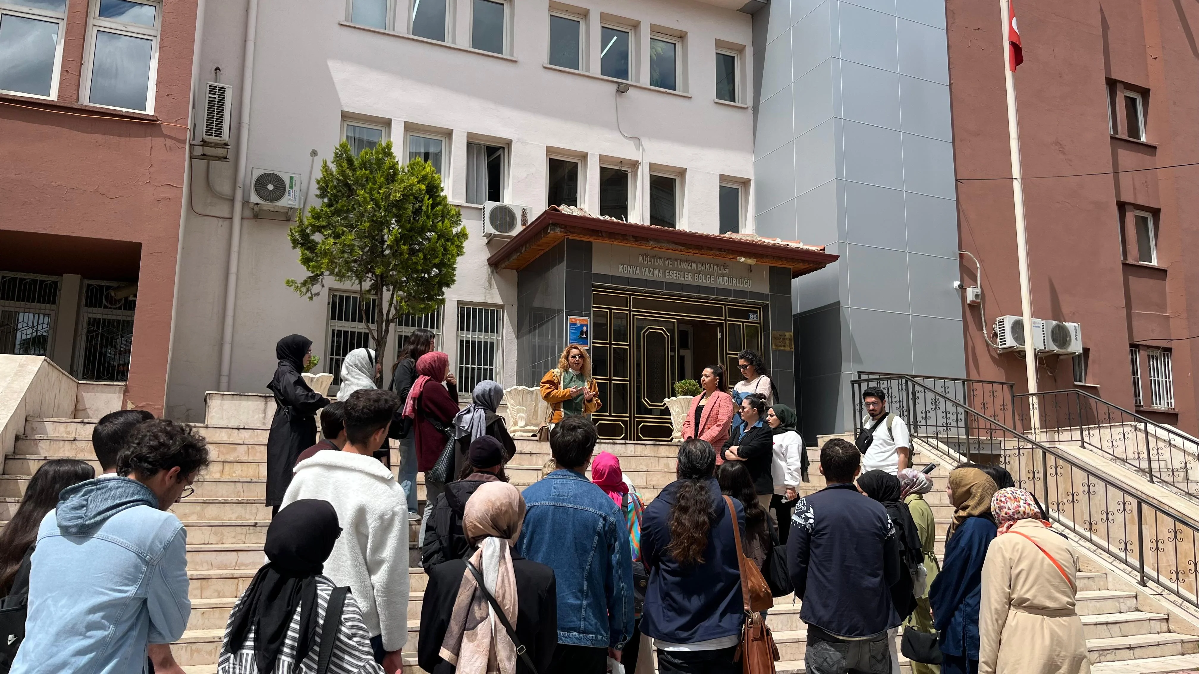 Yazma Eserlerde Koruma ve Uygulama Süreçleri: Restorasyon, Cilt ve Tezhip Örnekleri